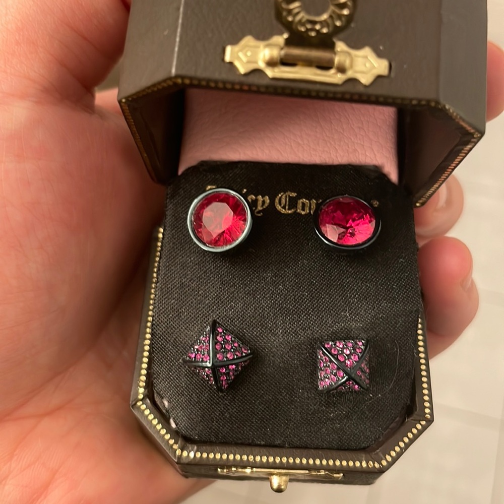 Juicy couture earrings set